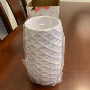 Amaranth Vase Smart Vase for Floral Arrangements white Brand new in box